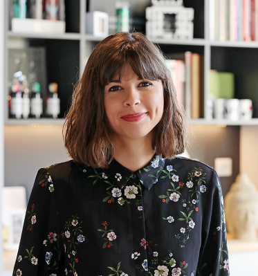 Amandine Gouguenheim, graphiste Portrait photographique d'Amandine Gouguenheim, graphiste au Studio Graphique Prunch