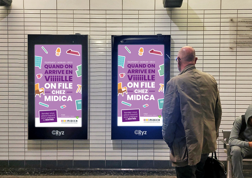 Campagne d'affichage digital Midica dans le métro toulousain pour la rentrée 2024.